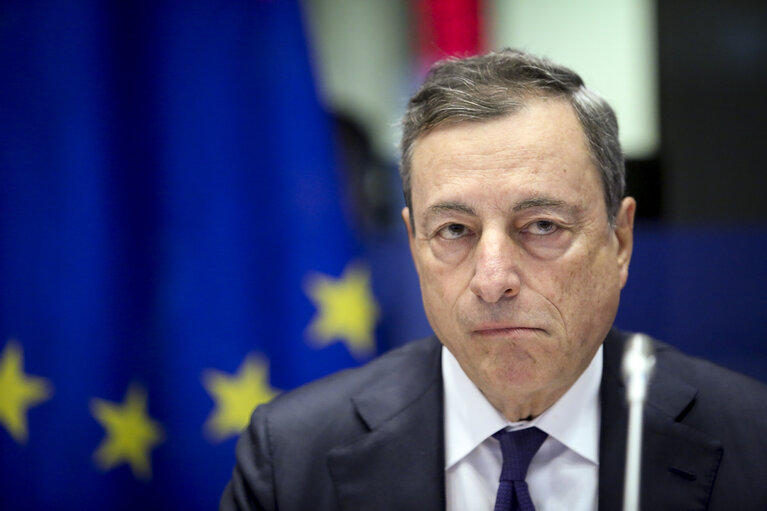 Foto 6: ECON Committee meeting. Monetary Dialogue with Mario DRAGHI, President of the European Central Bank.