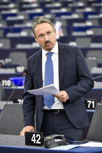 Fotogrāfija 4: Piernicola PEDICINI in the EP in Strasbourg