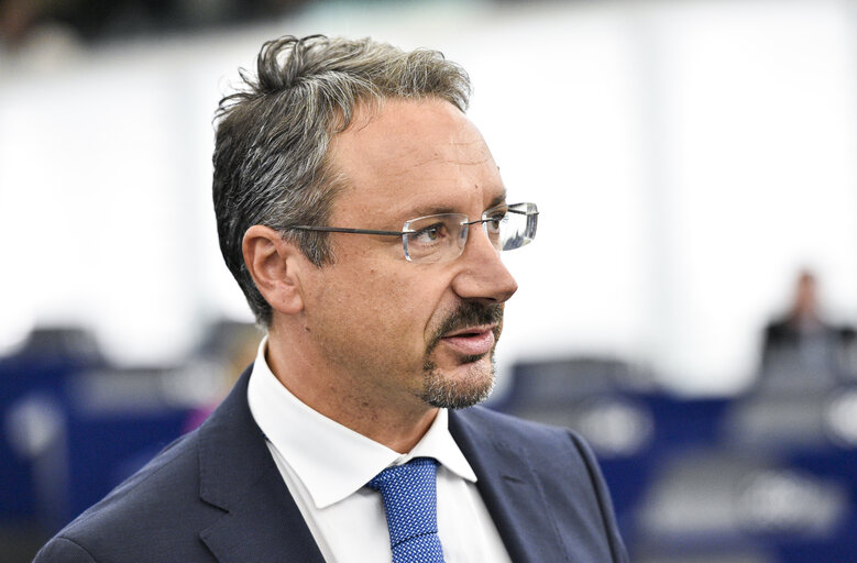 Fotogrāfija 1: Piernicola PEDICINI in the EP in Strasbourg