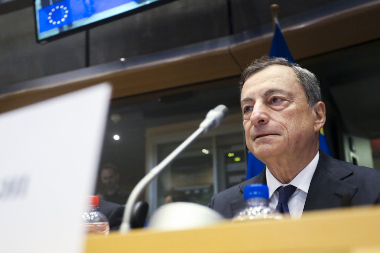 Foto 11: ECON Committee meeting. Monetary Dialogue with Mario DRAGHI, President of the European Central Bank.