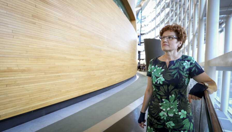 Photo 10: Maria HEUBUCH in the EP in Strasbourg