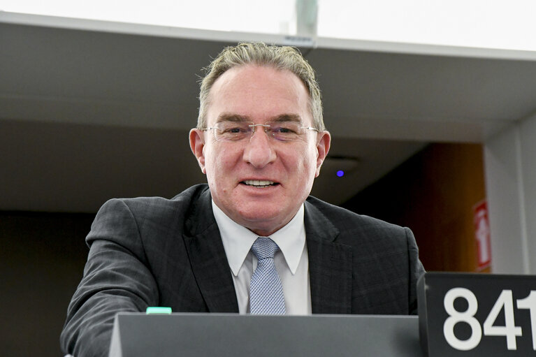 Photo 2: Iuliu WINKLER in the EP in Strasboourg