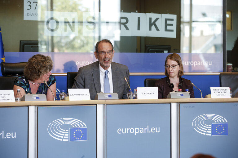 Zdjęcie 7: CULT committee meeting. Presentation of the priorities of the Austrian Presidency by Minister for Education, Heinz Faßmann, Minister for Youth, Juliane Bogner-Strauß, Minister for Culture, Gernot Blümel, and Minister for Sports, Heinz-Christian Strache