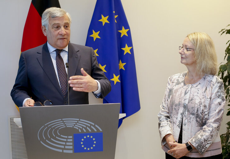 Nuotrauka 4: Presentation of the Bundesverdienstkreuz to current and former German Members of the EP