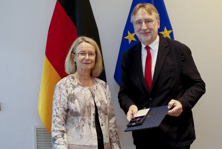 Nuotrauka 22: Presentation of the Bundesverdienstkreuz to current and former German Members of the EP