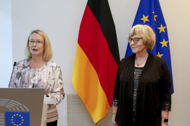 Nuotrauka 17: Presentation of the Bundesverdienstkreuz to current and former German Members of the EP