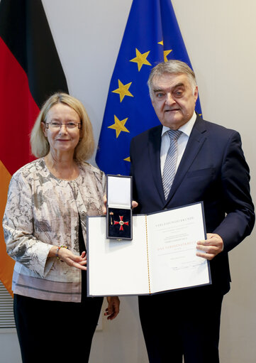 Fotografia 18: Presentation of the Bundesverdienstkreuz to current and former German Members of the EP