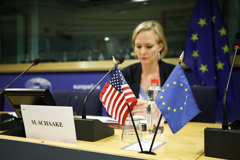 Foto 21: EC commisisoner receives Keynote Speaker EP Delegation for Relations with the United States