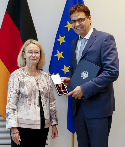 Foto 20: Presentation of the Bundesverdienstkreuz to current and former German Members of the EP