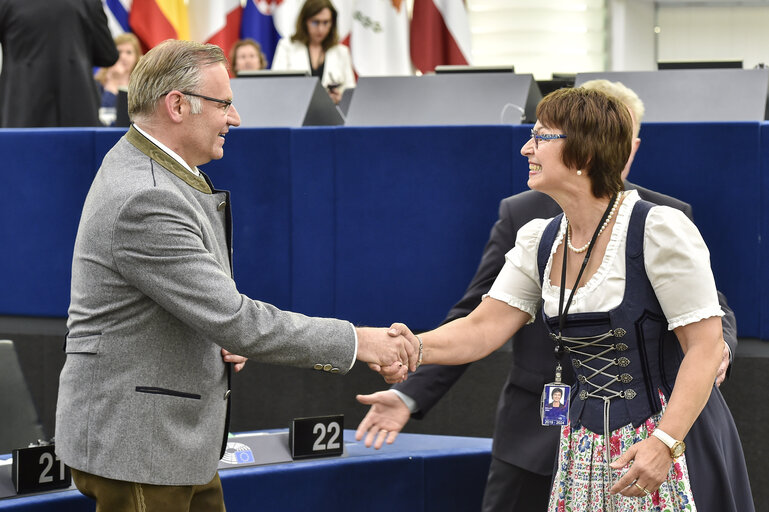 Foto 16: EP Plenary session - Resumption of session and order of business