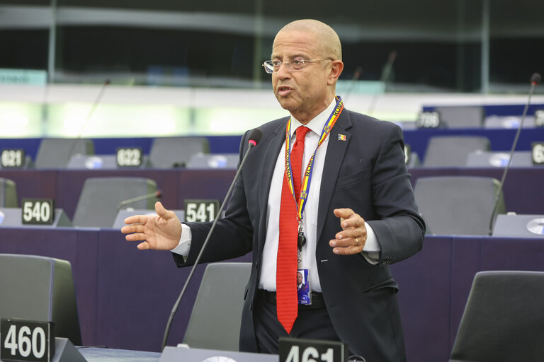 Photo 22 : EP Plenary session - One minute speech