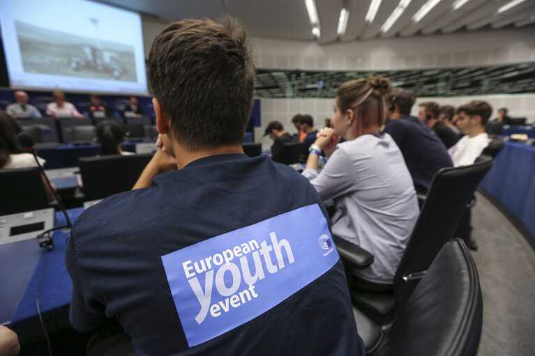 Photo 3: European Youth Event #EYE2018 - LOCAL AND GLOBAL: protecting our planet talk ' Race to planet Mars: A place to see before you die? '