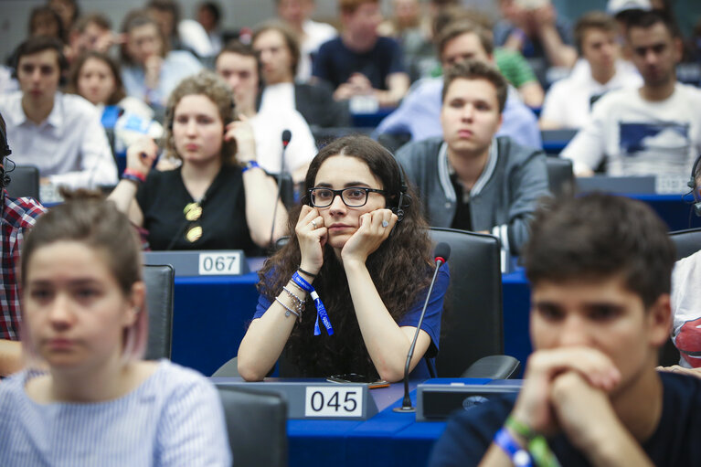 Photo 4: European Youth Event #EYE2018 - LOCAL AND GLOBAL: protecting our planet talk ' Race to planet Mars: A place to see before you die? '