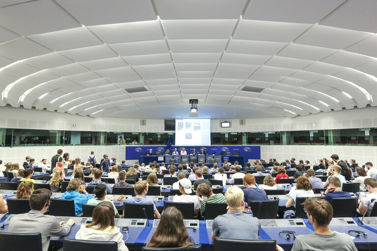 Photo 7: European Youth Event #EYE2018 - LOCAL AND GLOBAL: protecting our planet talk ' Race to planet Mars: A place to see before you die? '