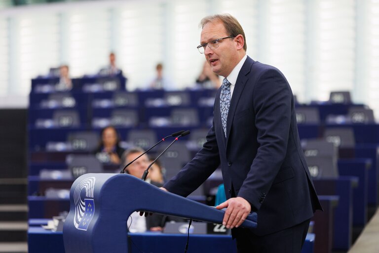 Zdjęcie 14: EP Plenary session - Parliament’s right of initiative