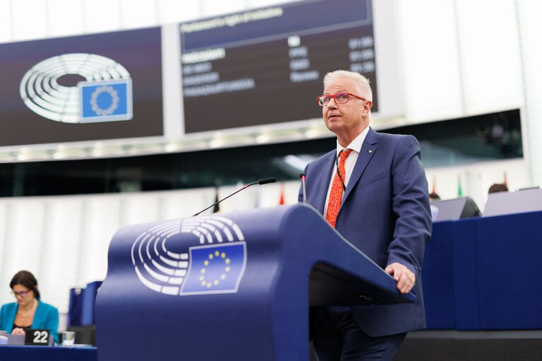 Zdjęcie 12: EP Plenary session - Parliament’s right of initiative