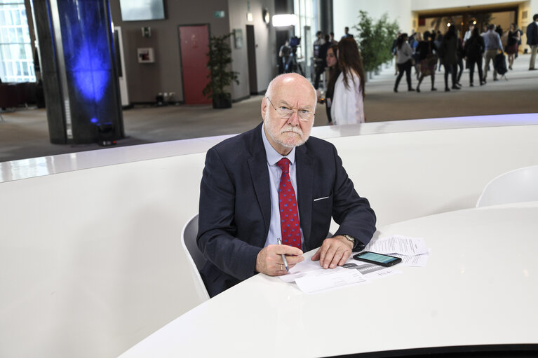 Foto 1: Joachim STARBATTY in the European Parliament in Brussels