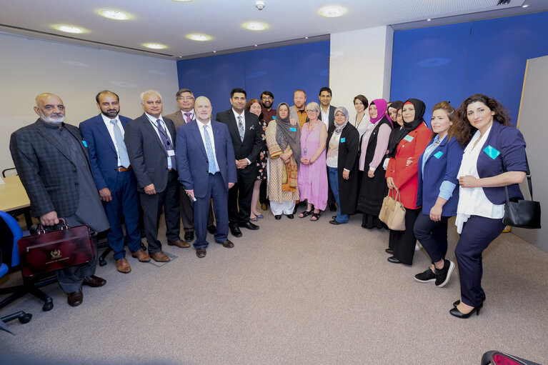 Photo 2: Wajid KHAN MEP meets with Mrs Shameem SHAWL, Chair Person of the Kashmir Women Forum and a representative of the International Muslim Women Union at UN Human Rights Council, on Human rights abuses in Jammu-Kashmir.