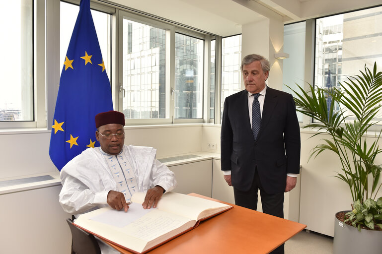 Fotogrāfija 3: Visit of the President of Niger - Bilateral meeting