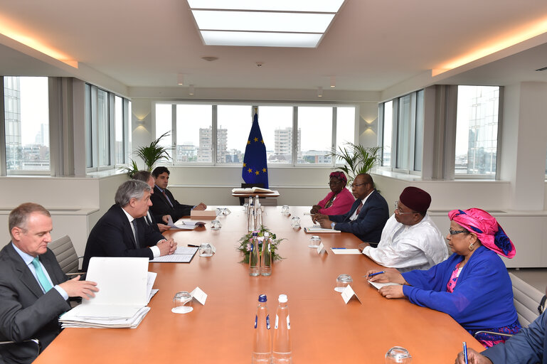 Fotogrāfija 1: Visit of the President of Niger - Bilateral meeting