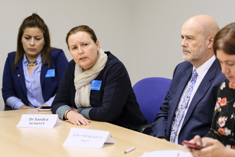 Photo 12: Wajid KHAN MEP meets with Mrs Shameem SHAWL, Chair Person of the Kashmir Women Forum and a representative of the International Muslim Women Union at UN Human Rights Council, on Human rights abuses in Jammu-Kashmir.