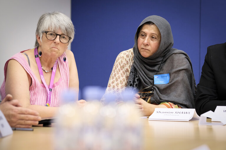 Photo 18: Wajid KHAN MEP meets with Mrs Shameem SHAWL, Chair Person of the Kashmir Women Forum and a representative of the International Muslim Women Union at UN Human Rights Council, on Human rights abuses in Jammu-Kashmir.