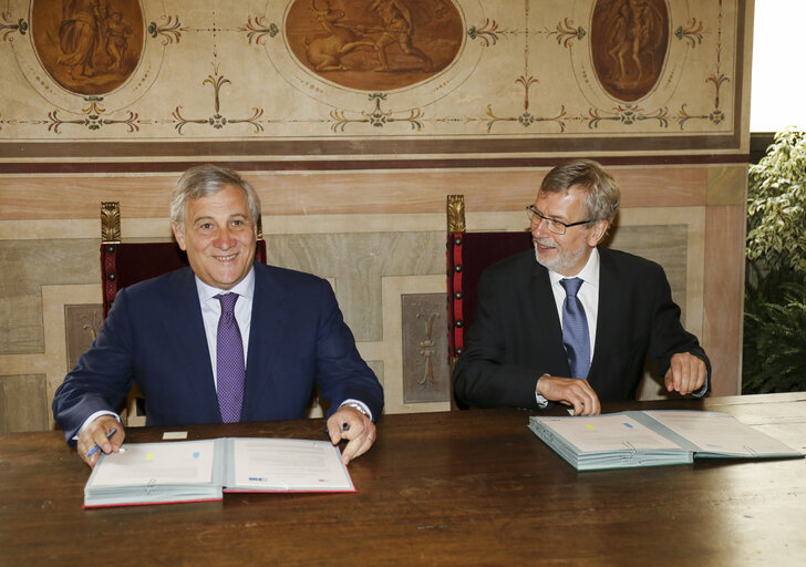 Photo 9 : State of the Union in Florence ItalySignature of agreement between European Union and European University Institute