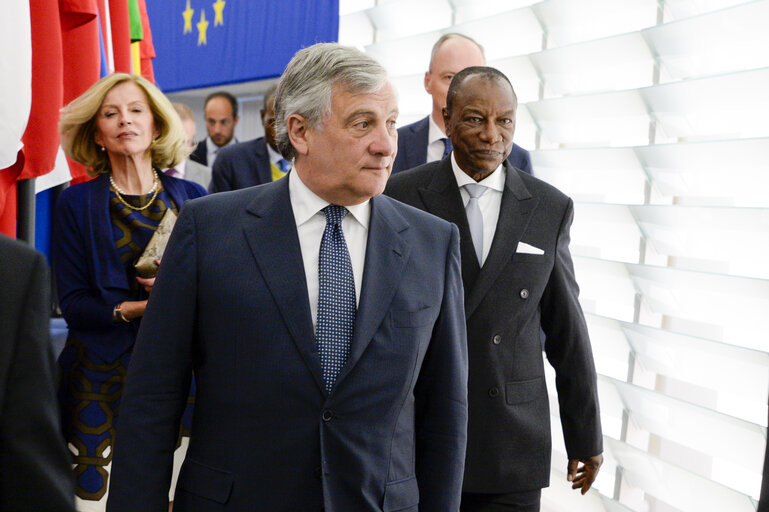 Fotografi 1: Official visit of the President of Guinea - Formal sitting in plenary session