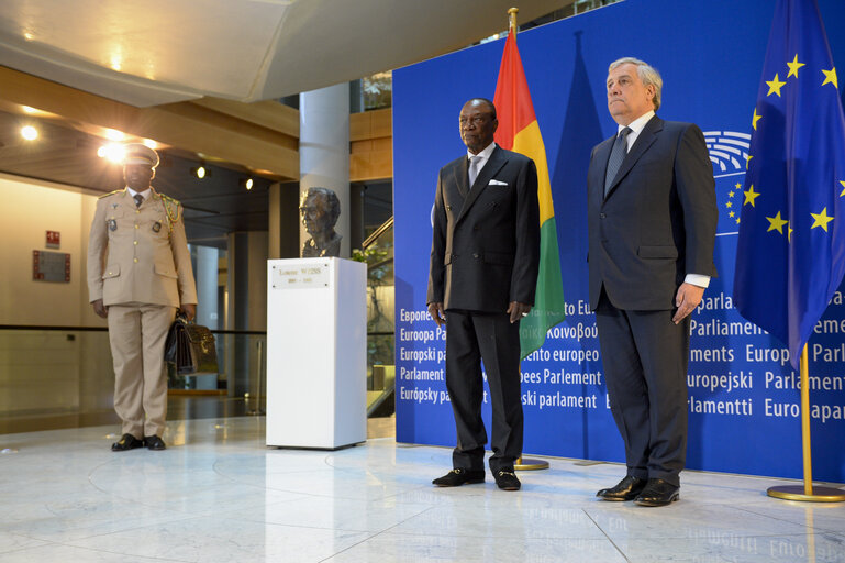 Fotografie 5: Official visit of the President of Guinea.- Antonio TAJANI, EP President welcomes Alpha CONDE,  President of Guinea