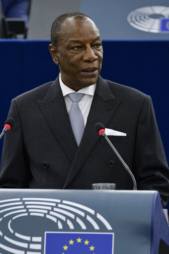 Fotografi 6: Official visit of the President of Guinea - Formal sitting in plenary session