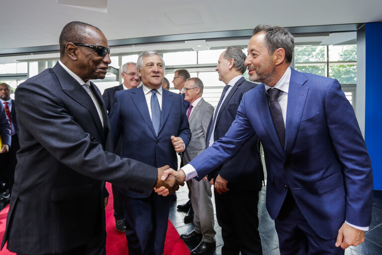 Fotografie 15: Official visit of the President of Guinea.Official welcome