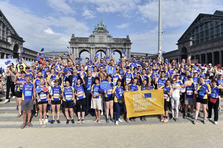 Fotografi 24: 20 km of Brussels running race start