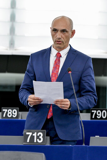 Valokuva 3: Razvan POPA in the EP in Strasbourg