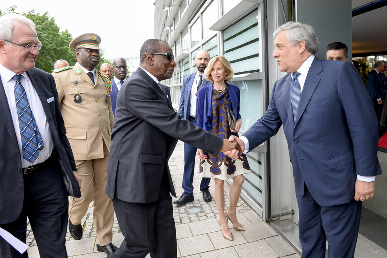 Official visit of the President of Guinea.Official welcome