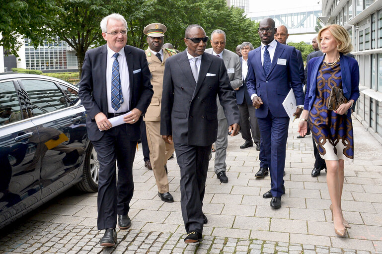 Official visit of the President of Guinea.Official welcome