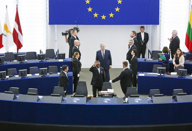 Fotografi 24: Official visit of the President of Guinea - Formal sitting in plenary session