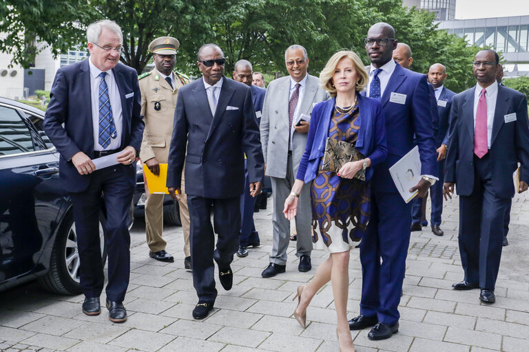 Fotografie 10: Official visit of the President of Guinea.Official welcome