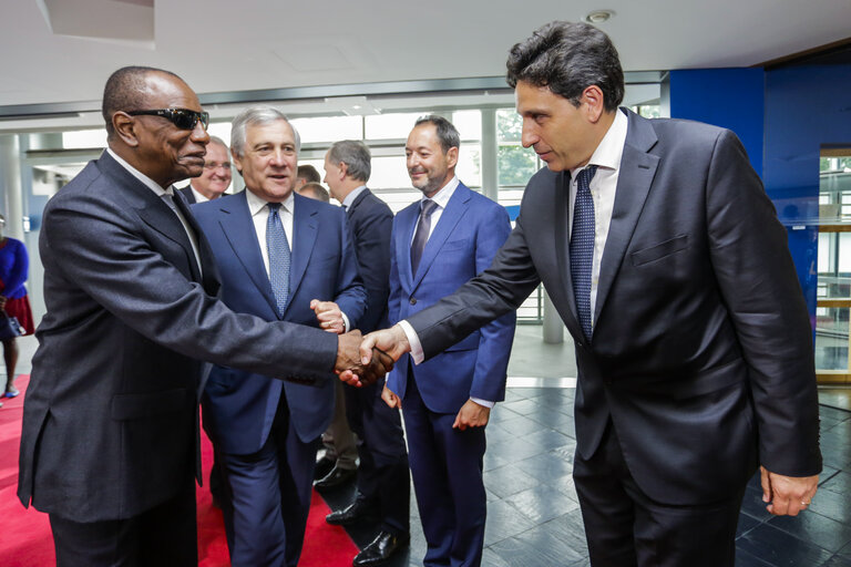 Fotografie 7: Official visit of the President of Guinea.Official welcome