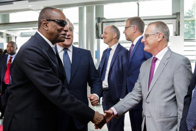 Fotografie 13: Official visit of the President of Guinea.Official welcome