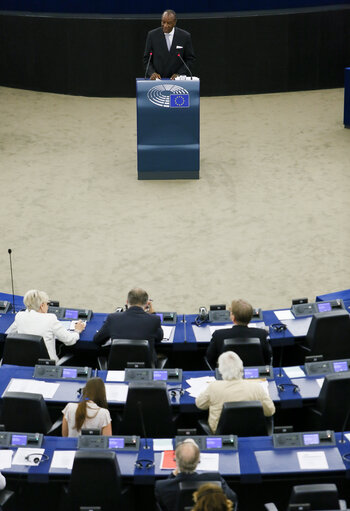 Fotografi 16: Official visit of the President of Guinea - Formal sitting in plenary session