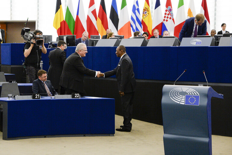 Fotografi 4: Official visit of the President of Guinea - Formal sitting in plenary session