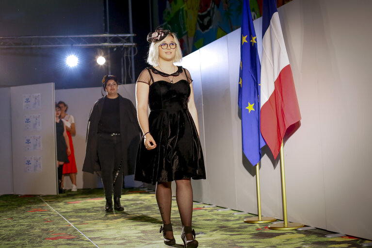 Photo 27: Fashion show at the EP in Strasbourg from different French schools: - Lycée Camille Claudel, Ecole Ambassadrice de Lyon- Lycée Claude Bernard de Villefranche- Lycée de la Coiffure de Lyon- Fondation la Mâche de Lyon- Lycée Paul Lapie de Lunéville- Lycée Sainte Marie de Saint-Etienne