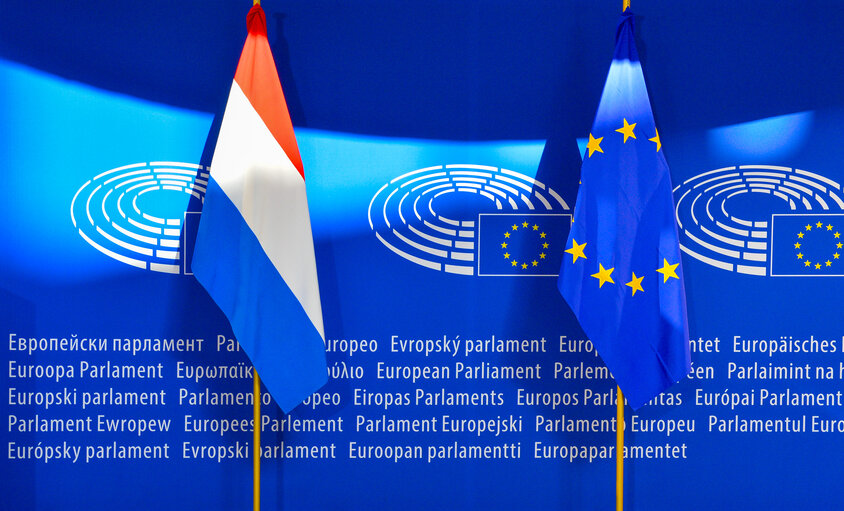 Antonio TAJANI - EP President meets with Mark RUTTE - Dutch Prime Minister - Official welcome - Dutch flag - European flag