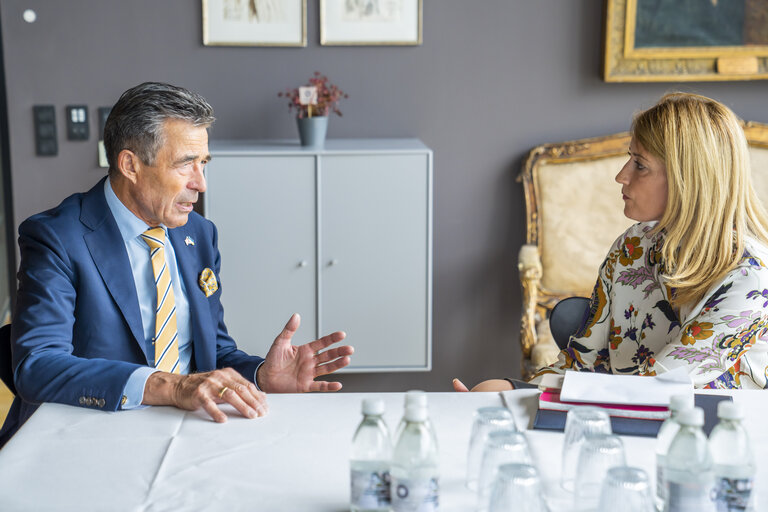 Fotogrāfija 5: Official visit by Roberta METSOLA, EP President to Copenhagen, Danemark: Meeting with Anders Fogh RASMUSSEN, former NATO Secretary-General and former Danish Prime Minister