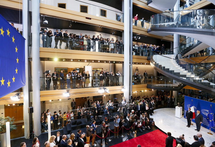 Suriet 15: Visit of the President of the French Republic to the European Parliament in Strasbourg - Antonio TAJANI, EP President welcomes Emmanuel MACRON, President of the French Republic