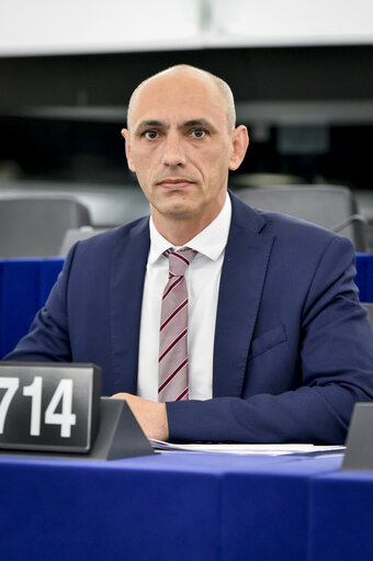 Foto 3: Razvan POPA in the EP in Strasbourg