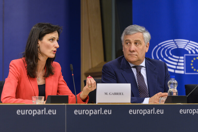 Fotografia 11: High Level Conference '  Shaping our digital future: the challenge of the digital revolution. '- Press conference