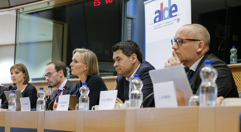 Photo 27 : Roundtable discussion - ' Assessing the EU's Artificial Intelligence Strategy '