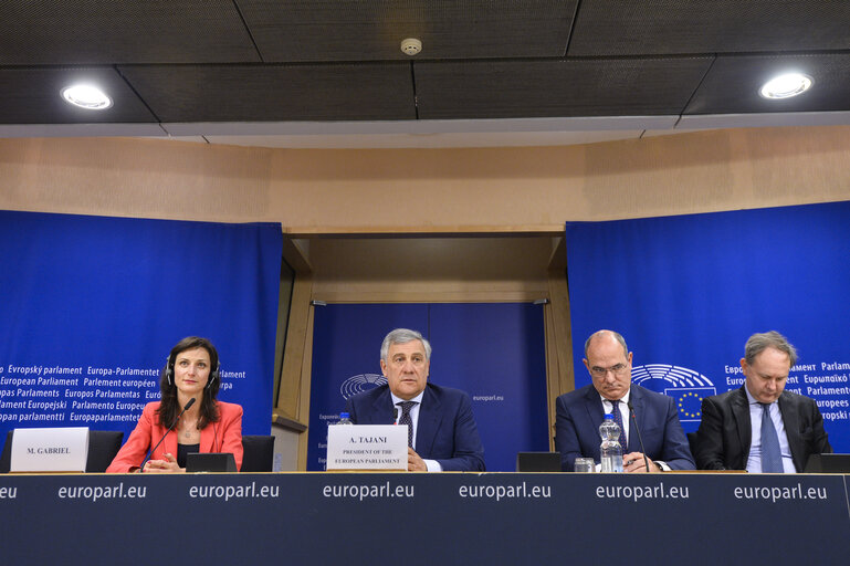 Fotografia 9: High Level Conference '  Shaping our digital future: the challenge of the digital revolution. '- Press conference