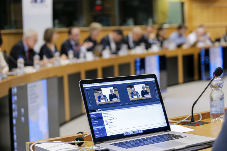 Photo 18 : Roundtable discussion - ' Assessing the EU's Artificial Intelligence Strategy '